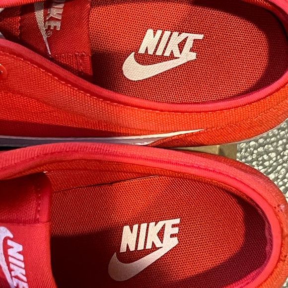 Nike Men’s Toki Low TXT Red Size 9 - Picture 5 of 8